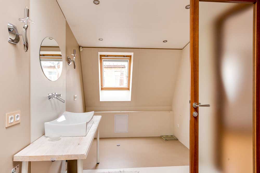 Направа на таван в баня с Любомир Сураков